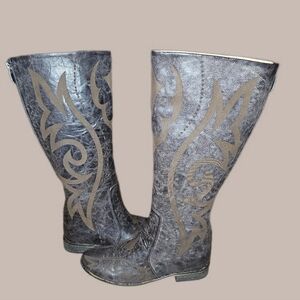 Zeyzani Boots. Size 38. NEW WITHOUT TAGS/BOX